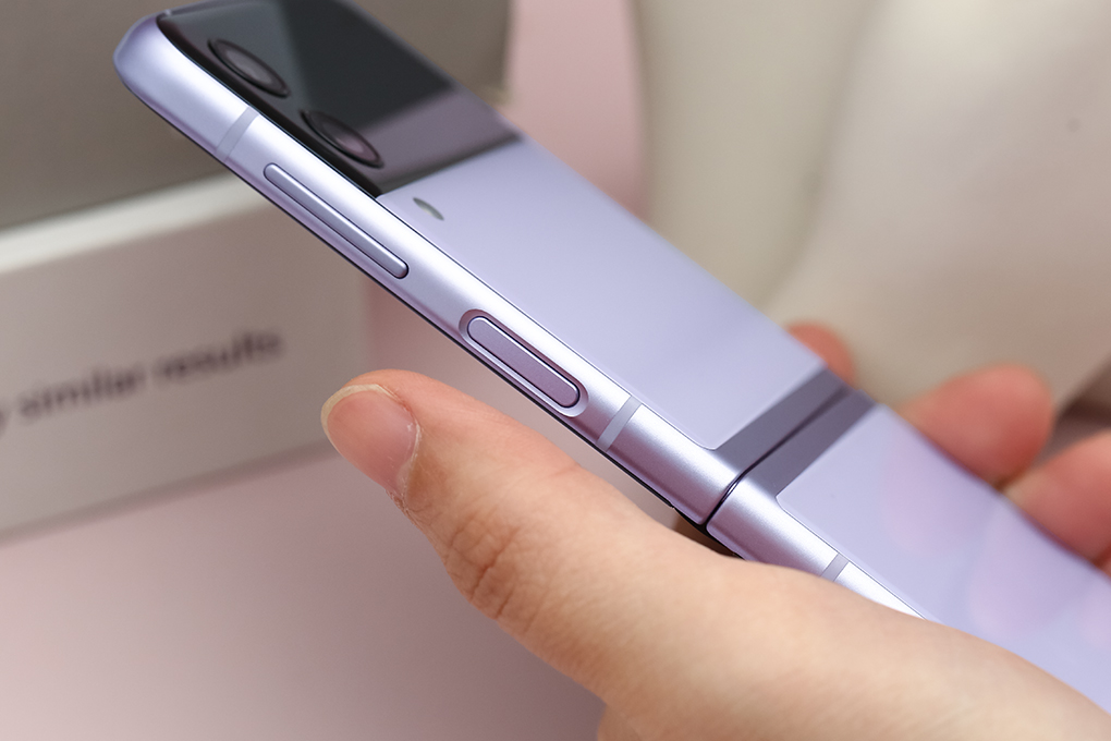 Điện thoại Samsung Galaxy Z Flip3 5G 256GB Màu Tím