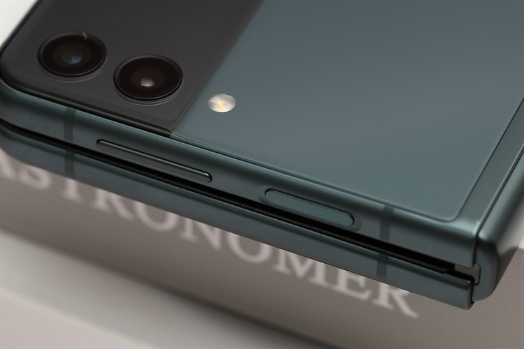 Điện thoại Samsung Galaxy Z Flip3 5G 256GB Màu Xanh lá