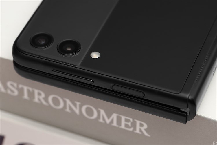 Điện thoại Samsung Galaxy Z Flip3 5G 256GB Màu Đen