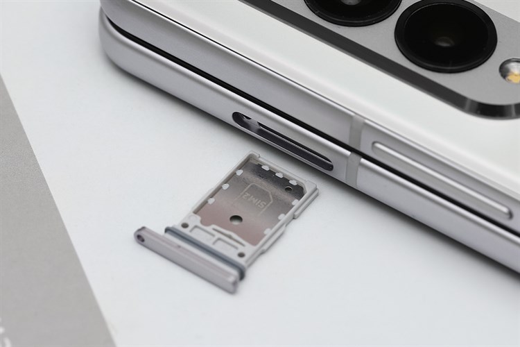 Điện thoại Samsung Galaxy Z Fold3 5G 512GB Màu Bạc