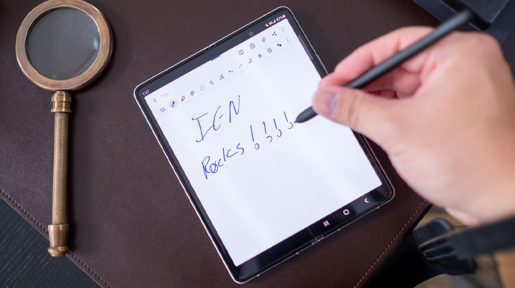 Samsung Galaxy Z Fold3 5G | Hỗ trợ bút S Pen thông minh