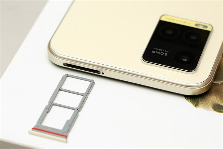 Điện thoại Vivo Y33s Màu Vàng