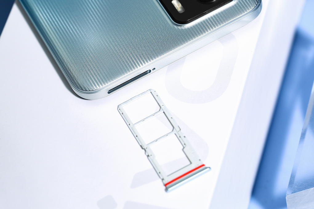 Điện thoại Vivo Y15s Màu Trắng - Xanh