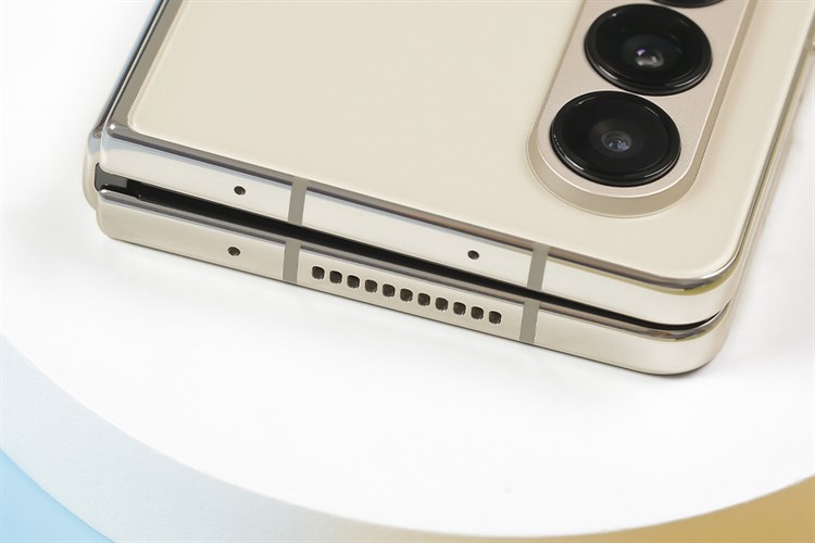 Điện thoại Samsung Galaxy Z Fold4 5G 256GB Màu Kem