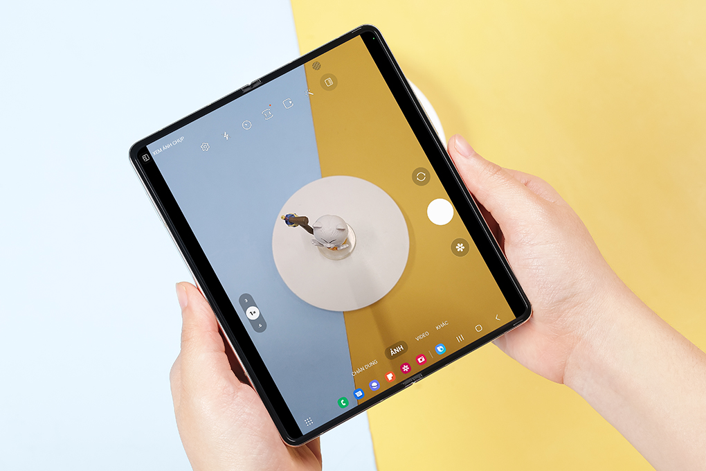 Điện thoại Samsung Galaxy Z Fold4 5G 256GB Màu Kem