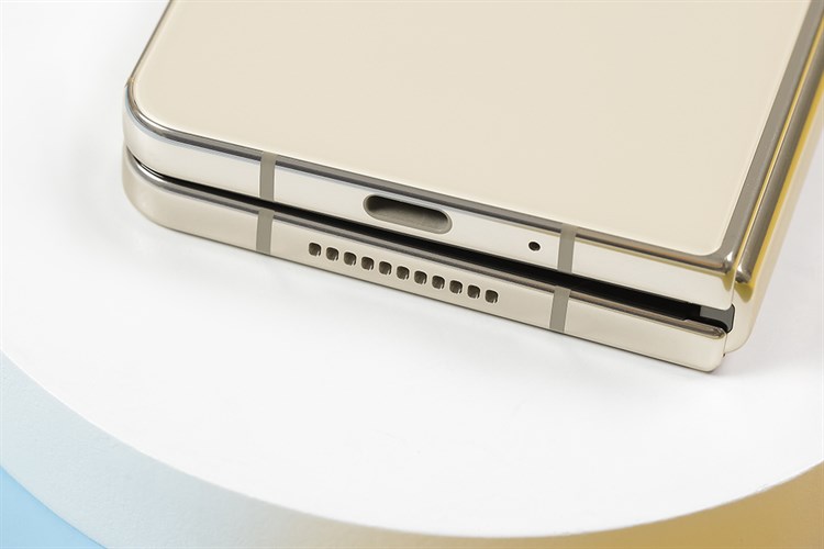 Điện thoại Samsung Galaxy Z Fold4 5G 256GB Màu Kem