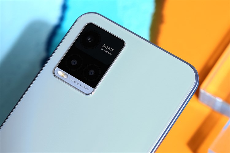 Điện thoại vivo Y21s 6GB Màu Trắng
