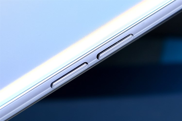 Điện thoại OPPO A95 Màu Bạc