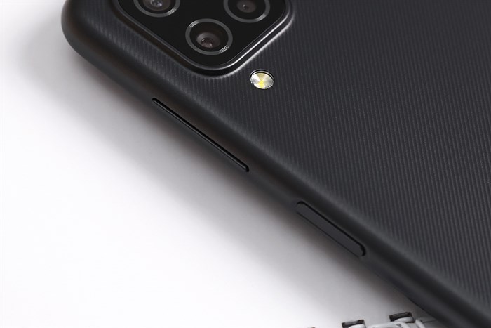 Điện thoại Samsung Galaxy A12 4GB (2021)