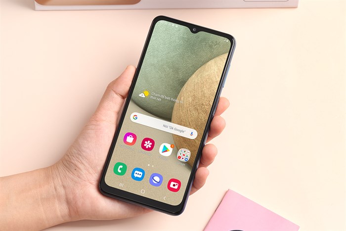 Điện thoại Samsung Galaxy A12 6GB (2021)