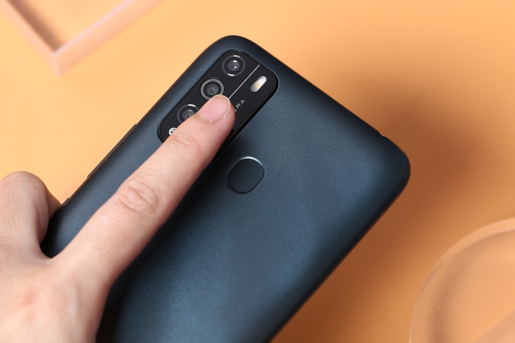Điện thoại Itel L6502