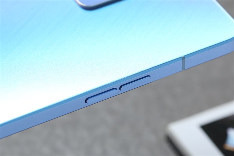 Điện thoại OPPO Reno7 Pro 5G Màu Xanh dương nhạt