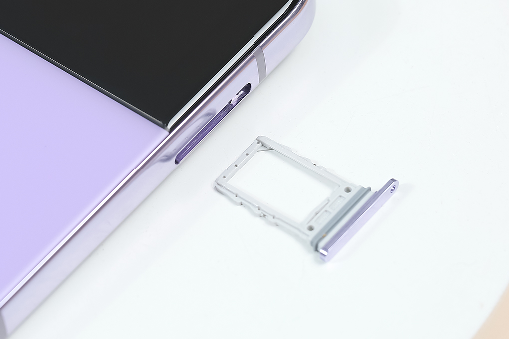 Điện thoại Samsung Galaxy Z Flip4 5G 128GB Màu Tím