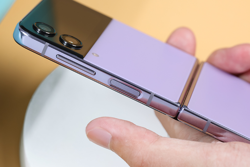 Điện thoại Samsung Galaxy Z Flip4 5G 128GB Màu Tím