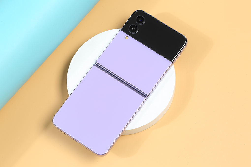 Điện thoại Samsung Galaxy Z Flip4 5G 128GB Màu Tím