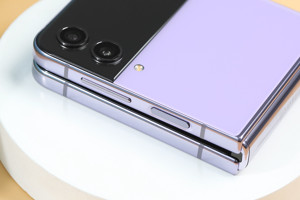 Điện thoại Samsung Galaxy Z Flip4 5G 128GB Màu Tím