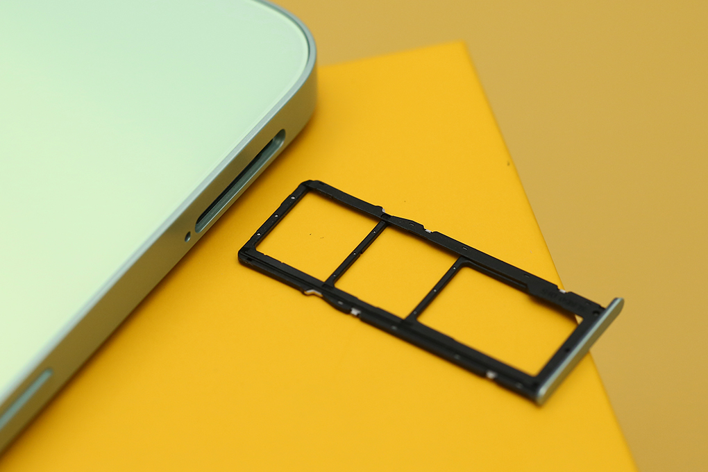 Điện thoại realme C35 64GB Màu Xanh ngọc