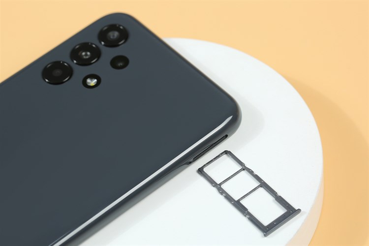 Điện thoại Samsung Galaxy A13 4GB