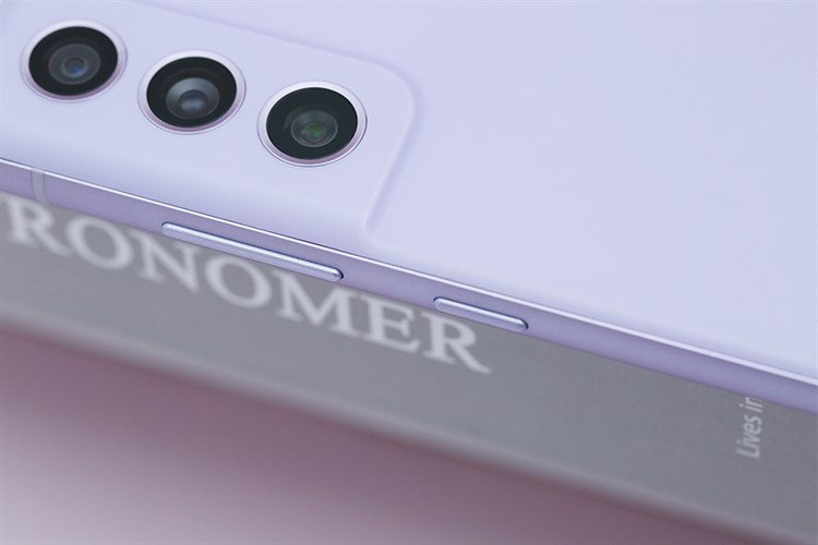 Điện thoại Samsung Galaxy S21 FE 5G (6GB/128GB) Màu Tím nhạt