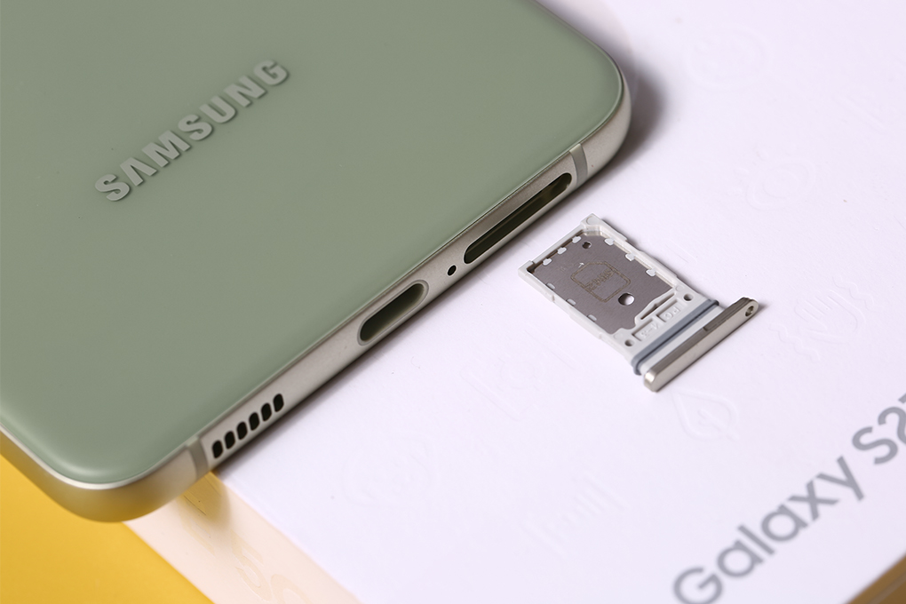 Điện thoại Samsung Galaxy S21 FE 5G (6GB/128GB) Màu Xanh lá nhạt