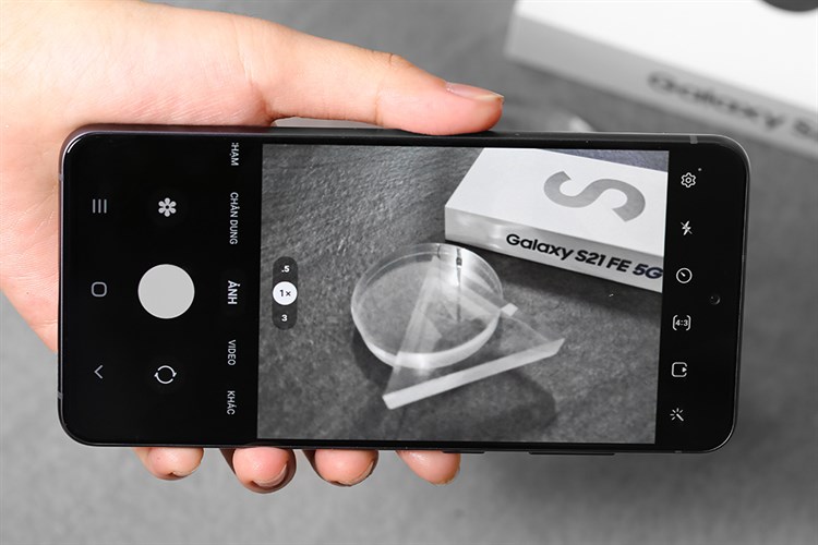 Điện thoại Samsung Galaxy S21 FE 5G (8GB/256GB) Màu Xám đậm