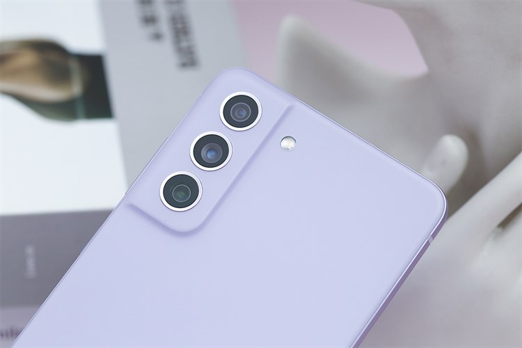 Điện thoại Samsung Galaxy S21 FE 5G (8GB/256GB) Màu Tím nhạt