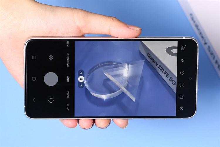 Điện thoại Samsung Galaxy S21 FE 5G (8GB/256GB) Màu Trắng