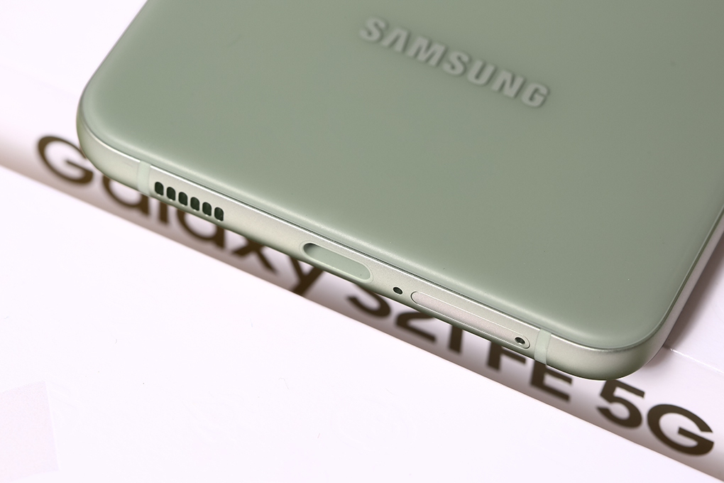 Điện thoại Samsung Galaxy S21 FE 5G (8GB/256GB) Màu Xanh lá nhạt