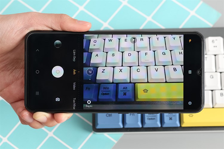 Điện thoại vivo Y01 Màu Đen