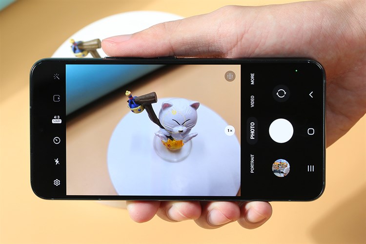 Điện thoại Samsung Galaxy S22 5G 256GB