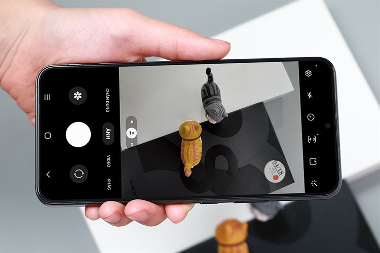 Điện thoại Samsung Galaxy S22+ 5G 256GB Màu Đen