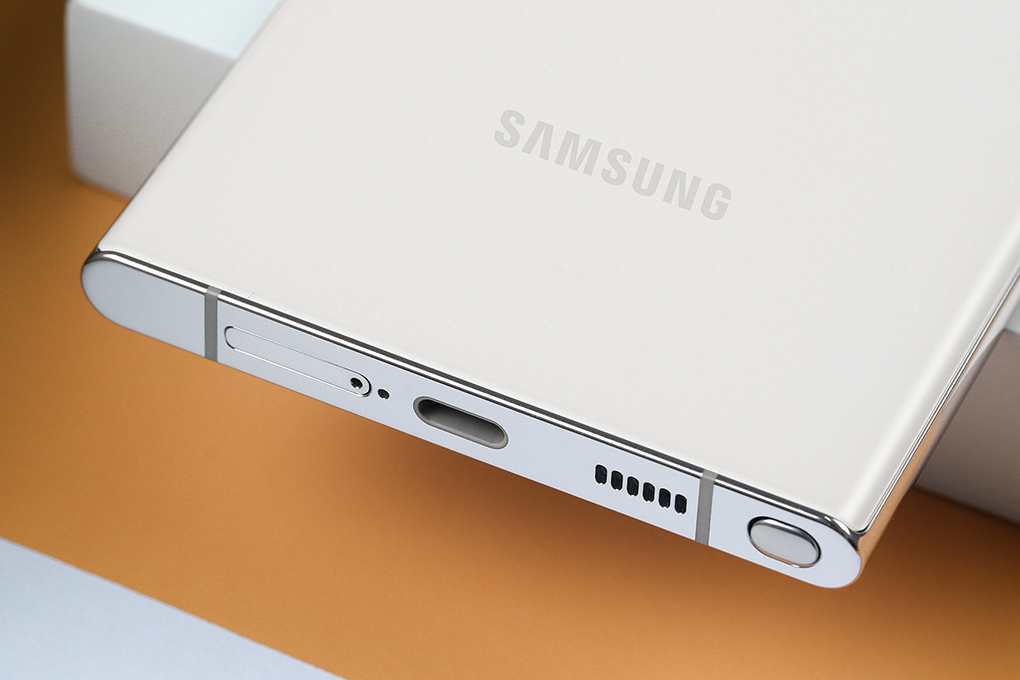 Điện thoại Samsung Galaxy S22 Ultra 5G 256GB Màu Trắng