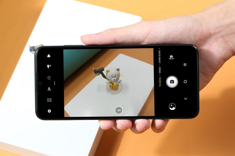 Điện thoại TCL 305