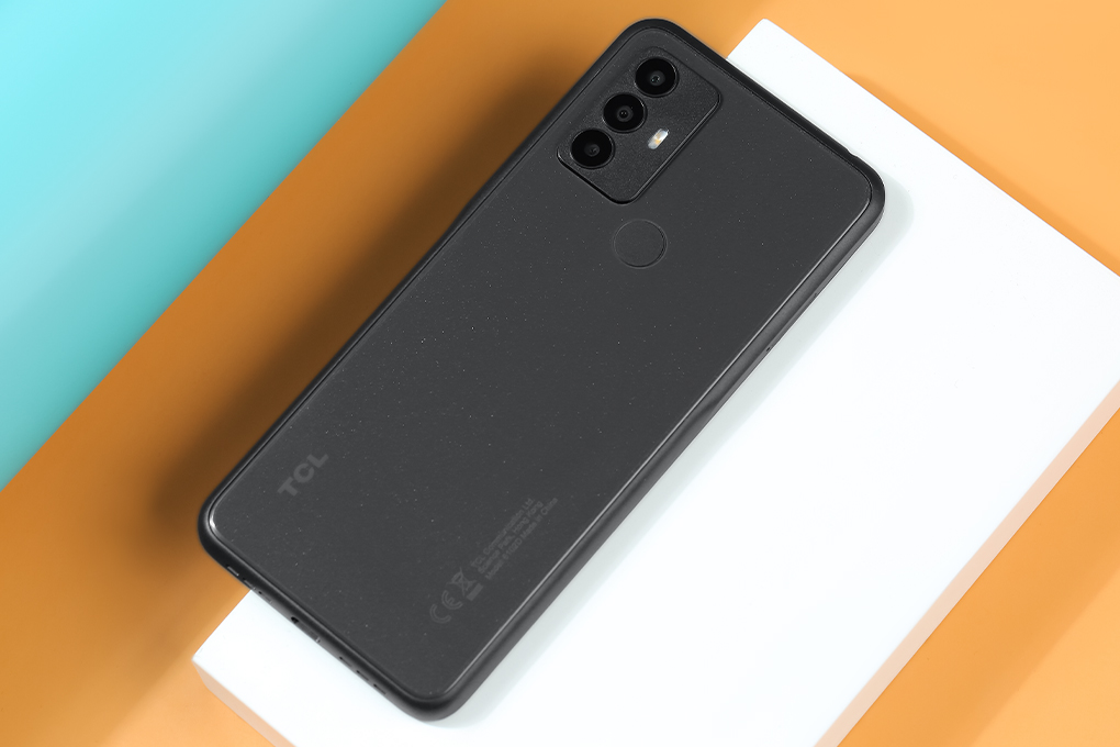 Điện thoại TCL 305