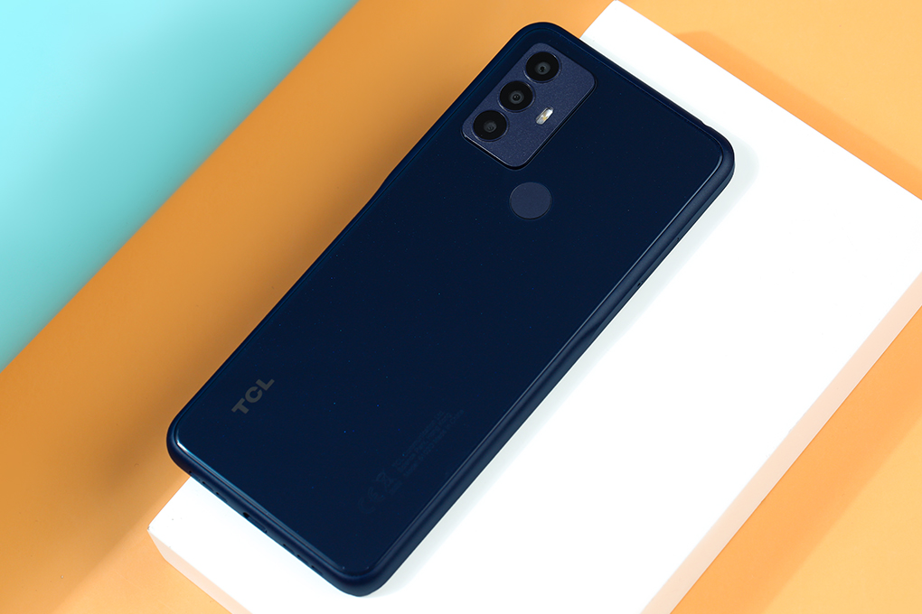 Điện thoại TCL 305