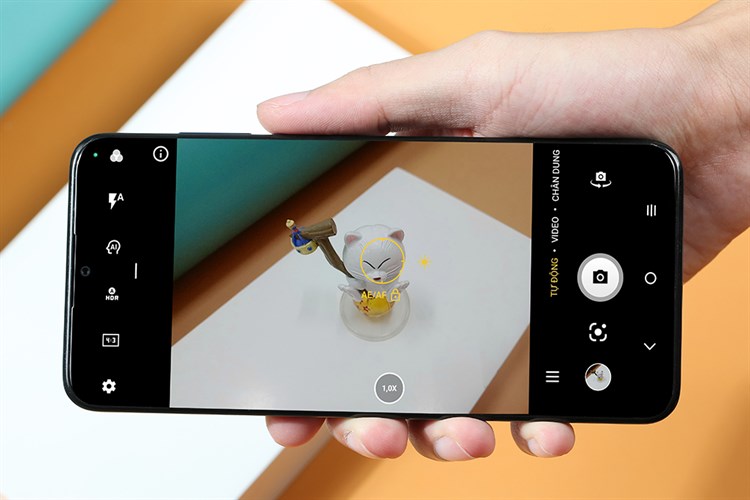 Điện thoại TCL 30 SE