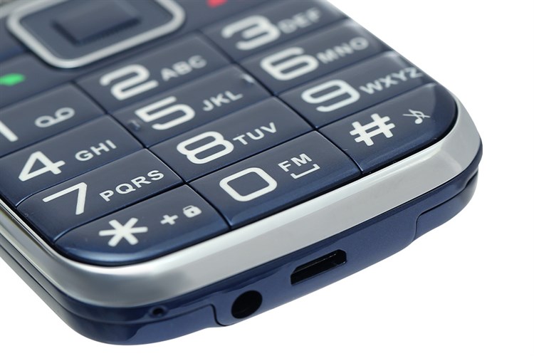 Điện thoại Masstel FAMI 12