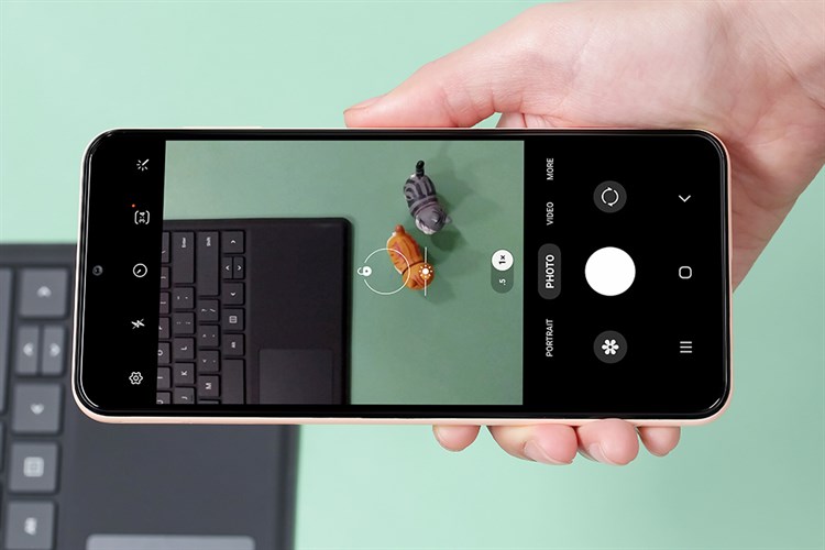 Điện thoại Samsung Galaxy A23 6GB Màu Cam