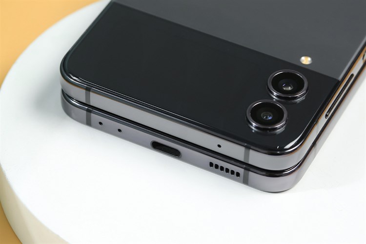 Điện thoại Samsung Galaxy Z Flip4 5G 512GB