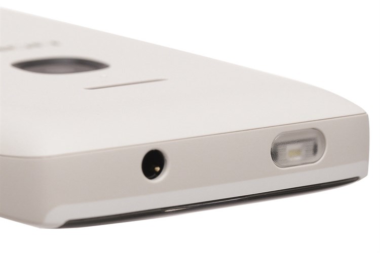 Điện thoại Nokia 8210 4G Màu Trắng