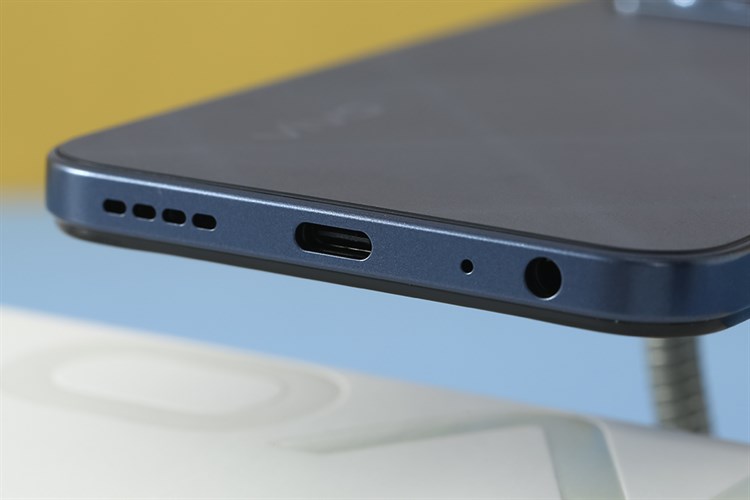 Điện thoại vivo Y35 Màu Đen