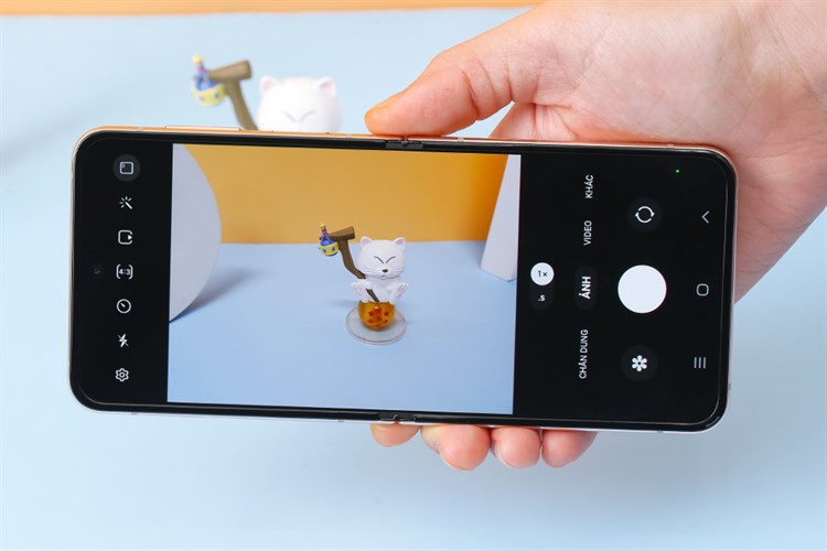 Điện thoại Samsung Galaxy Z Flip4 5G Đặc Biệt