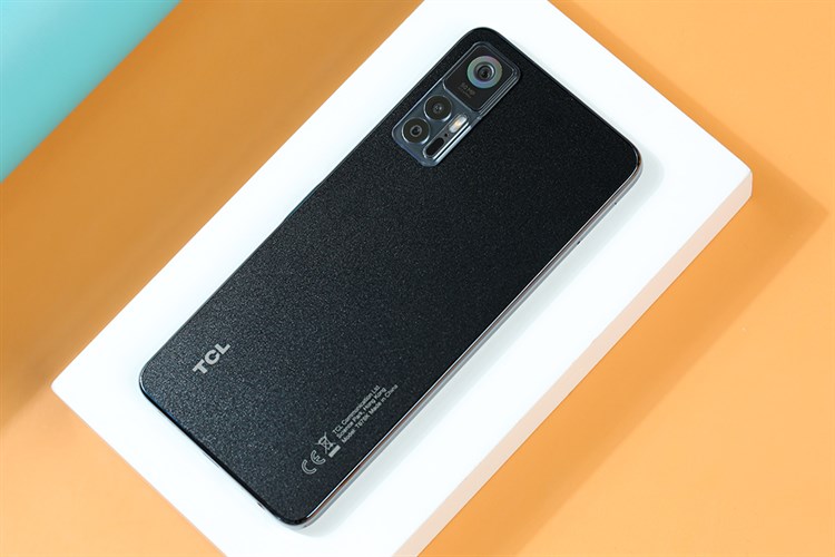 Điện thoại TCL 30+