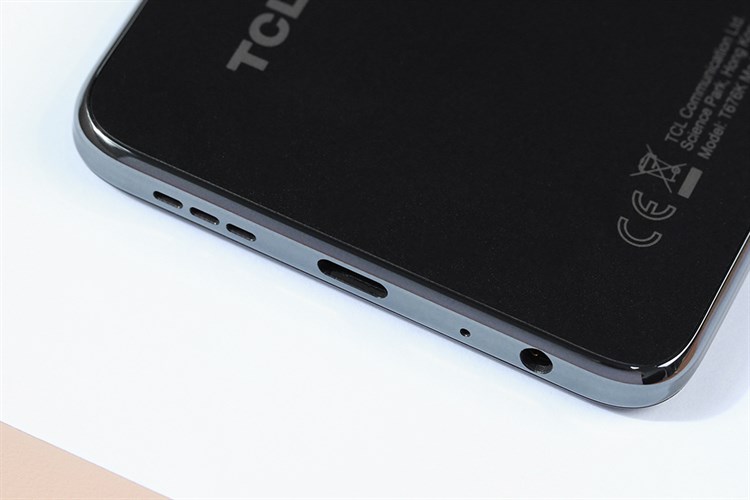 Điện thoại TCL 30+