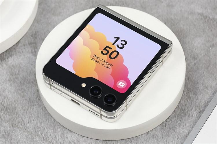 Điện thoại Samsung Galaxy Z Flip5 5G 8GB/256GB Màu Kem