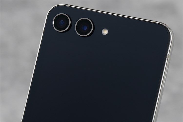 Điện thoại Samsung Galaxy Z Flip5 5G 8GB/256GB Màu Kem