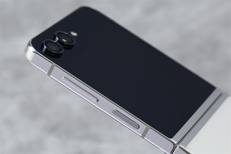 Điện thoại Samsung Galaxy Z Flip5 5G 8GB/256GB Màu Kem