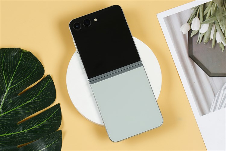 Điện thoại Samsung Galaxy Z Flip5 5G 8GB/256GB Màu Xanh mint