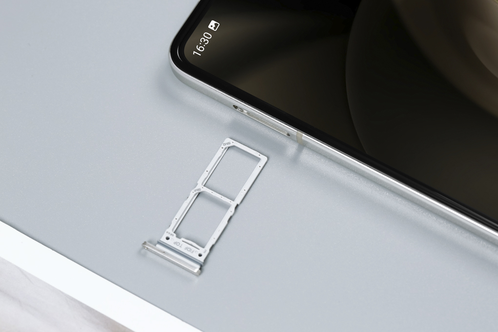 Điện thoại Samsung Galaxy Z Fold5 5G 12GB/256GB Màu Kem