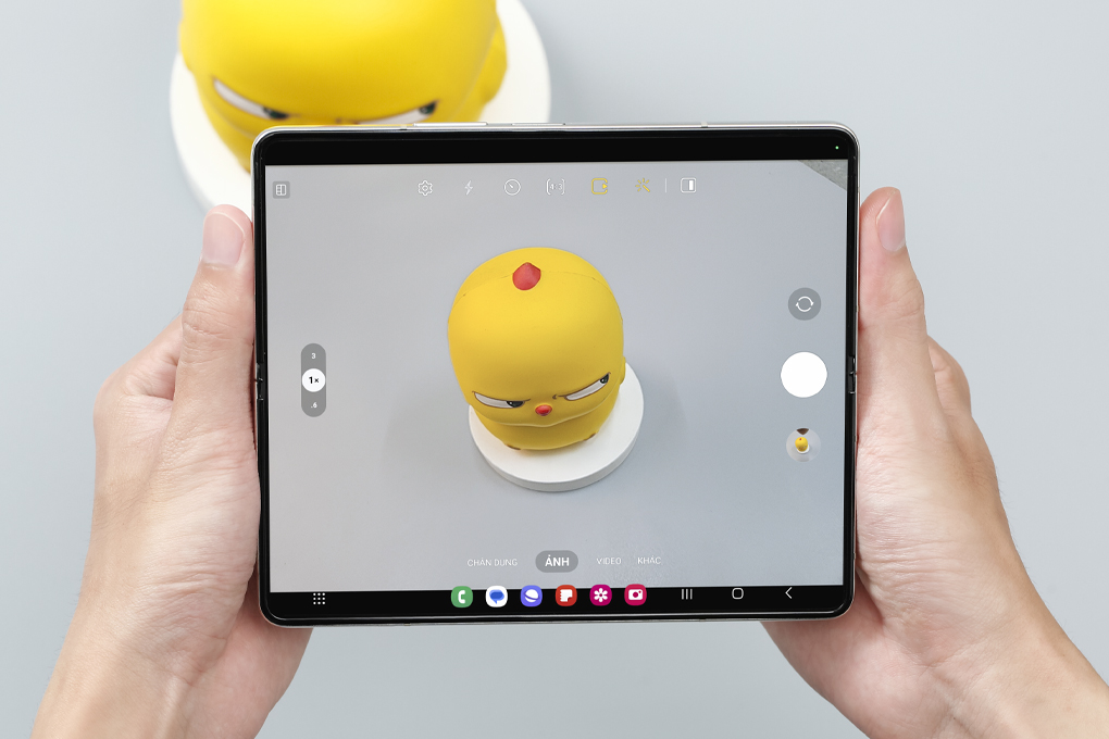 Điện thoại Samsung Galaxy Z Fold5 5G 12GB/256GB Màu Kem